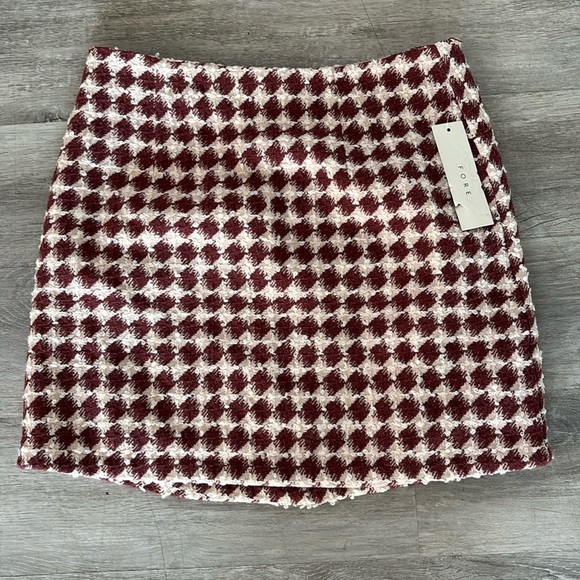 FORE Pink and Red Houndstooth Mini Skirt NWT Medium - Picture 1 of 9